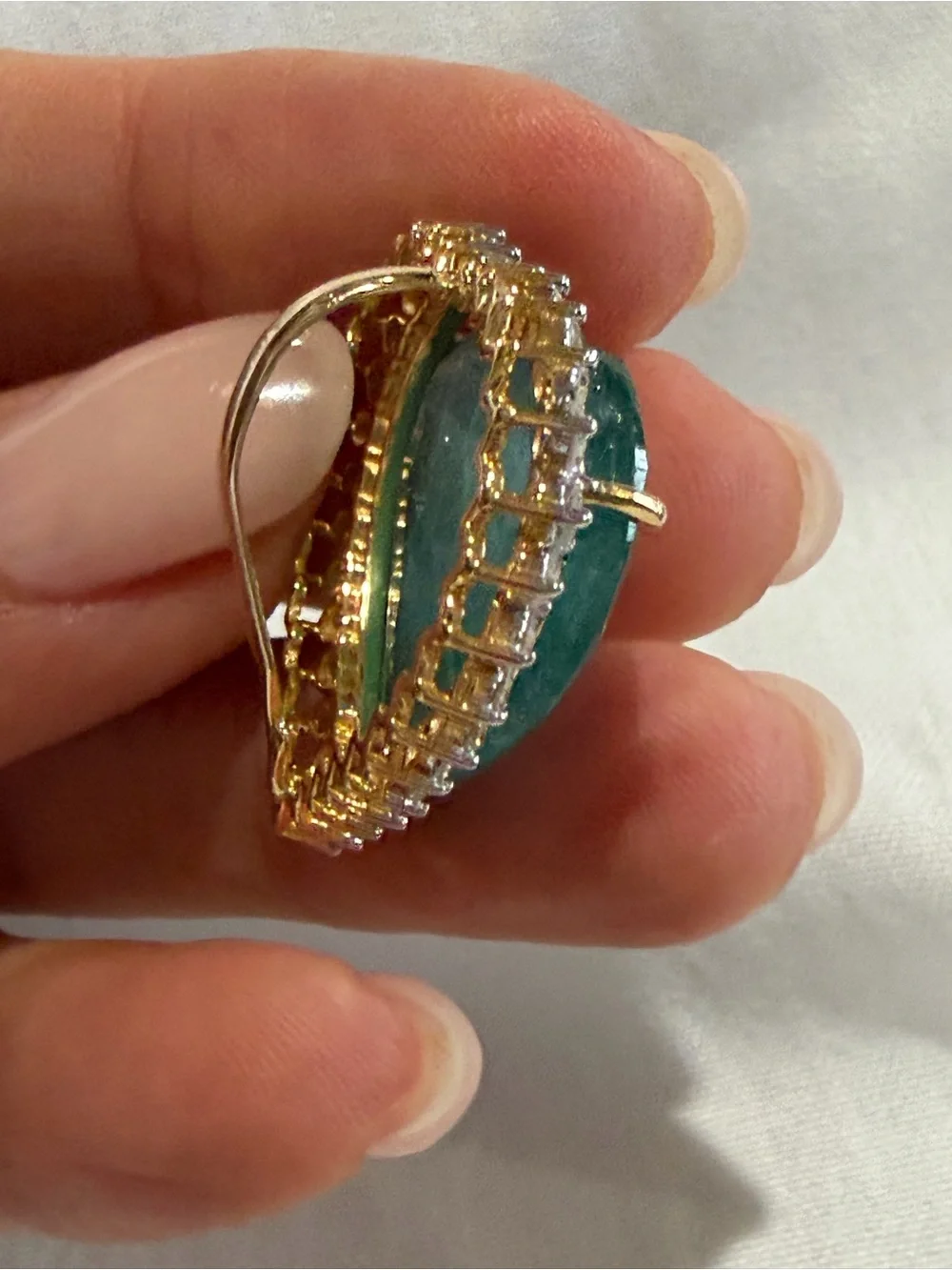 14K Yellow Gold 20.01ct Natural Emerald Heart Pendant 1.56ct Diamond Halo